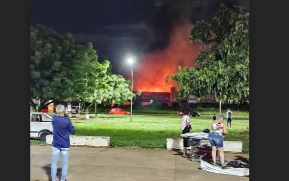 Incêndio em Fort Atacadista de Campo Grande pode ter começado com explosão