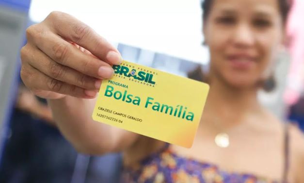 Novas parcelas do Bolsa Família e Auxílio Gás são pagas nesta quinta-feira; confira quem recebe