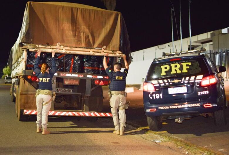 Caminhoneiro é preso com mais de 3 toneladas de maconha em Paranaíba