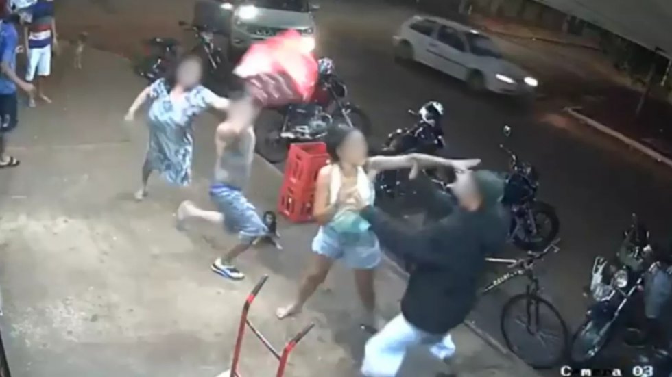 Embriagado e agressivo, motorista joga cerveja em grupo e agride motociclistas em MS