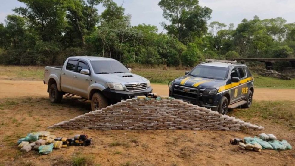 Homem tenta fugir, mas é preso com 217 kg de cocaína em MS