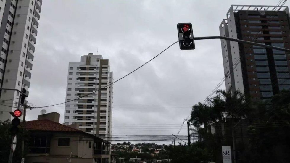 Inmet coloca 56 cidades em alerta de chuvas intensas nesta terça-feira; Ivinhema está na lista