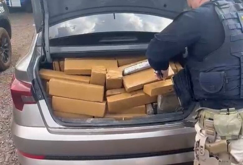 Homem é preso com mais de 800 kg de maconha