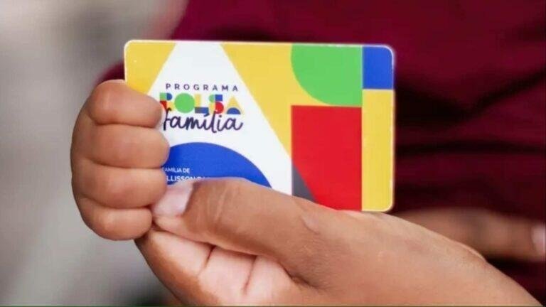 Bolsa Família: beneficiários com NIS final 8 recebem nesta quarta-feira