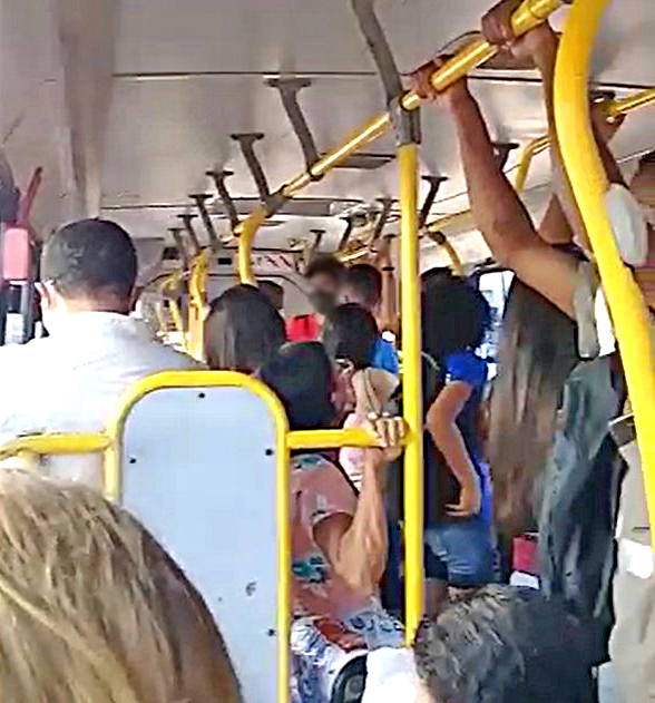 Celular explode em bolso de passageira de ônibus no ES; caso é o segundo em 1 semana